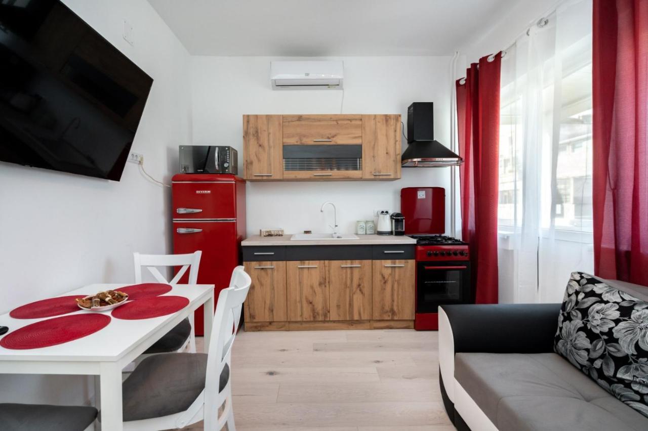 Spacious And Cozy Apartment In Central Bucharest Exterior photo